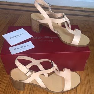 🔥🔥SALVATORE FERRAGAMO SANDALS 👡